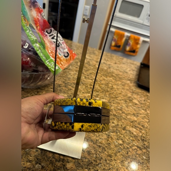 New Henri Bendel Octagon Chain Bag Full Inclusion - Picture 4 of 9